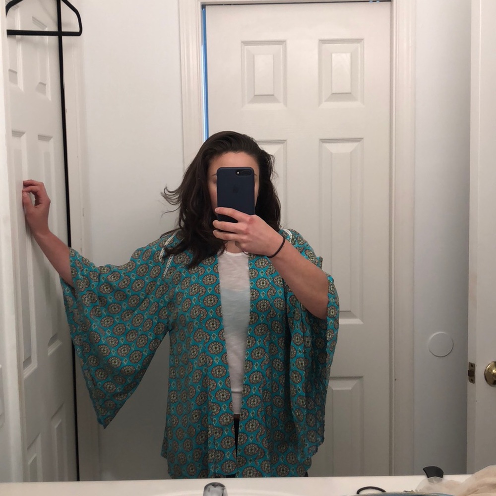 LF Patterned Kimono - Picture 3 of 3